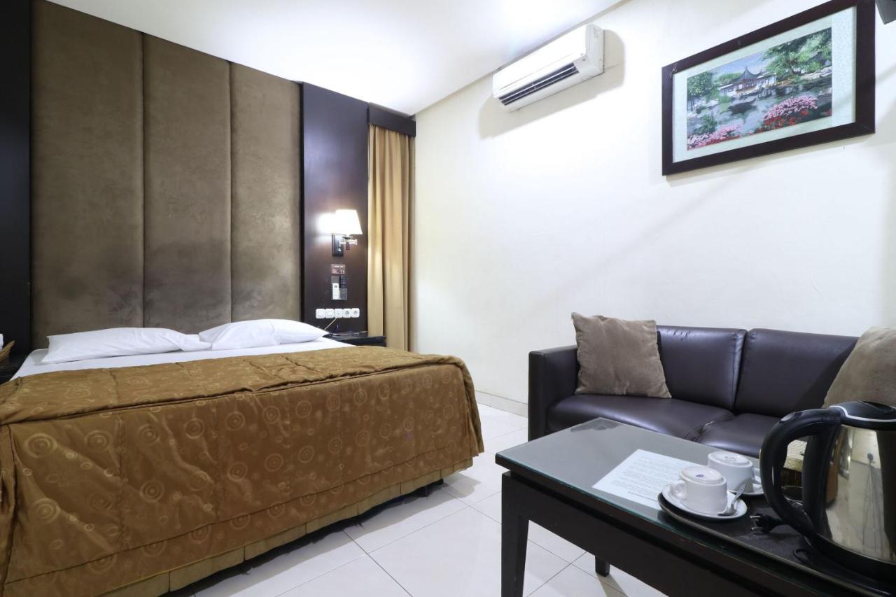 C'One Hotel Pulomas Jakarta Exteriér fotografie