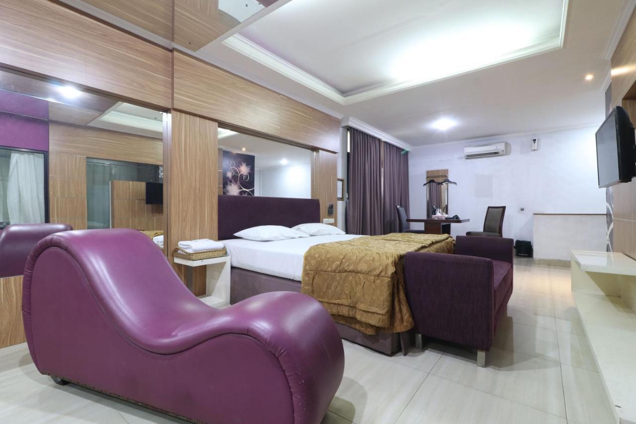 C'One Hotel Pulomas Jakarta Exteriér fotografie